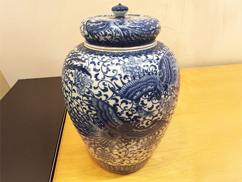 真葛香山作　染付茶壺
